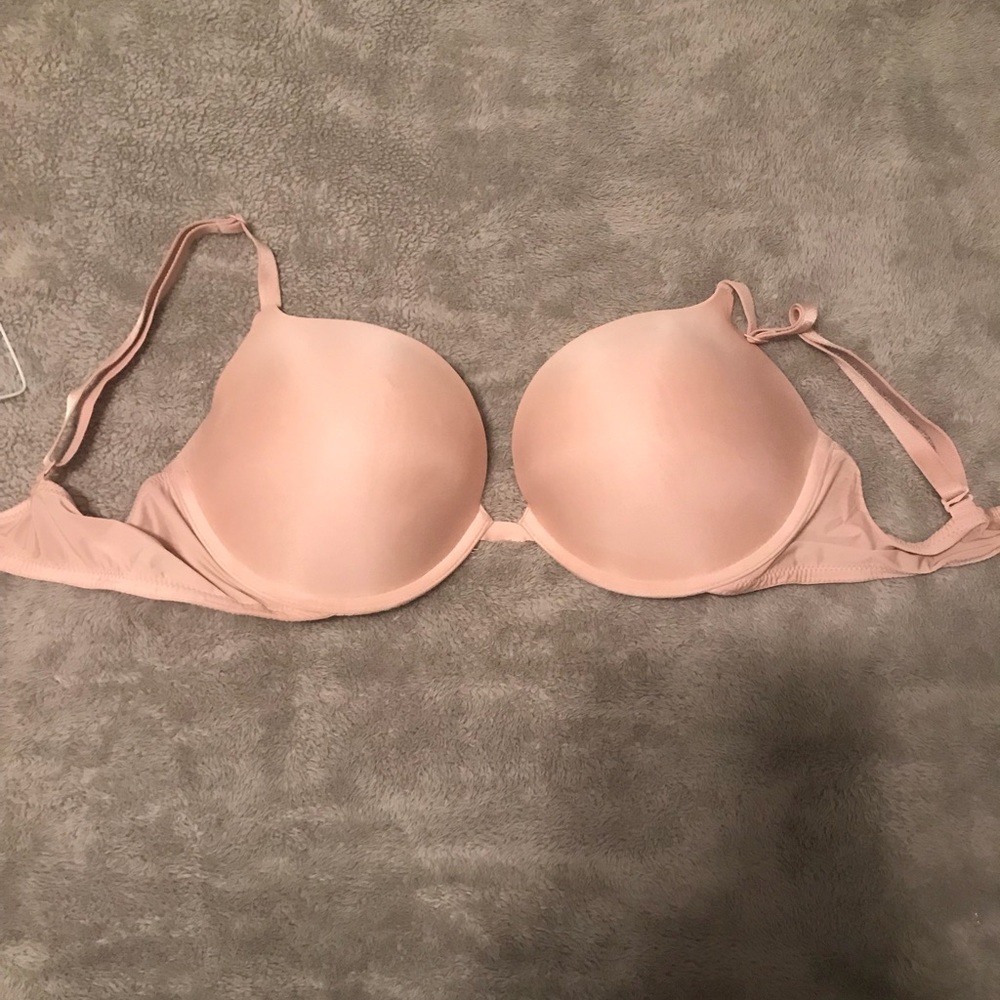 Victoria Secret 34DD BRA